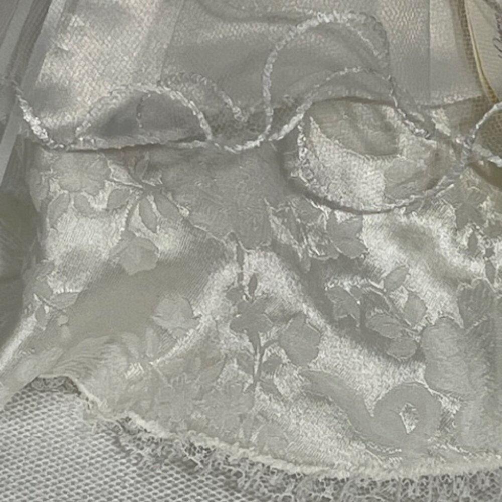 Madame Alexander restrung 10" Portrettes Father of the Bride #24623 doll with st - Picture 6 of 9